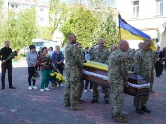 У Володимирі попрощались із полеглим військовим Олександром Омельчуком 
