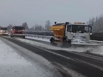 На волинських автошляхах працює 25 одиниць снігоприбиральної техніки - новини Володимир-Водинського На волинських автошляхах працює 25 одиниць снігоприбиральної техніки