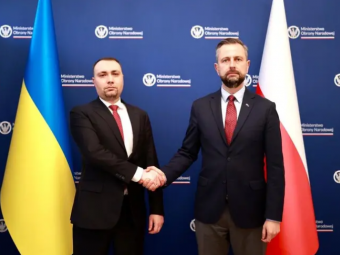 «Пам’ять про жертв Волині не підлягає переговорам»: різка заява міністра оборони Польщі після зустрічі з Будановим 
