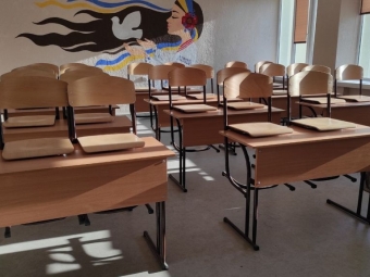 Для школи у селі Зимне закупили сучасні парти і стільці 