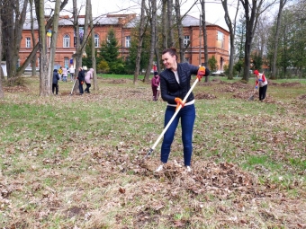 У Володимирі містяни прибрали від чагарників Брусилівський парк 