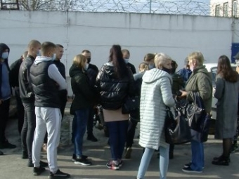 Під колонією на Волині влаштували акцію протесту 