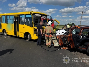 Жахлива ДТП на Волині: зіткнулися шкільний автобус та легковик, травмувалися діти - новини Володимир-Водинського Жахлива ДТП на Волині: зіткнулися шкільний автобус та легковик, травмувалися діти