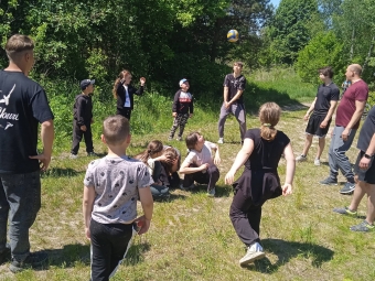 У Холопичівському ліцеї провели День здоров’я: спорт, куліш і гарний настрій - новини Володимир-Водинського У Холопичівському ліцеї провели День здоров’я: спорт, куліш і гарний настрій