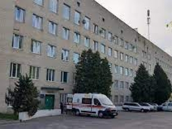 На подвір’ї лікарні помер чоловік 