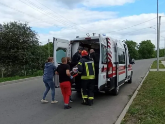 У Володимирі рятувальники надали допомогу жінці, яка потрапила в автопригоду 