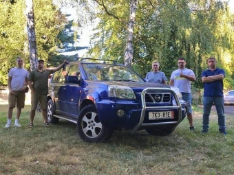 Іваничівські волонтери придбали для військових автомобіль і збирають кошти на дощовики 