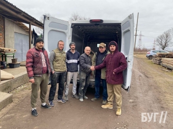 У Нововолинську меблярі долучились до допомоги українським захисникам 