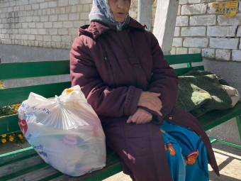 Малозабезпечені громадяни отримали продуктові набори та смаколики 