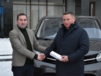У Зимному придбали авто для мобільної бригади соціально-психологічної допомоги 