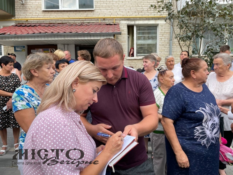 У Володимирі відбулися збори мешканців будинку, який постраждав від негоди 