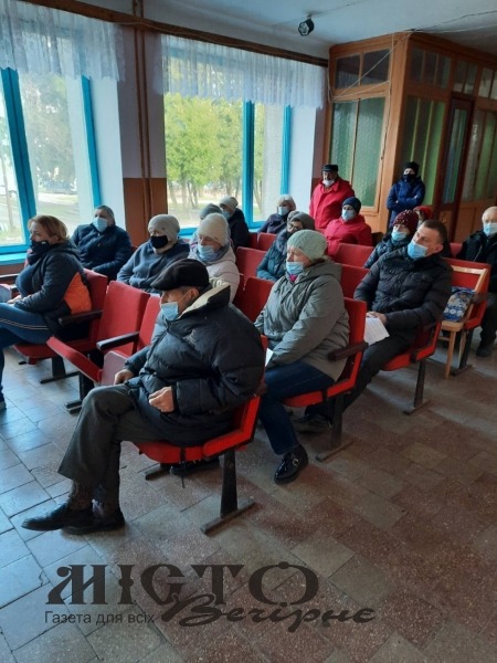 Жителі села Ласків організовують толоку для прибирання кладовища 