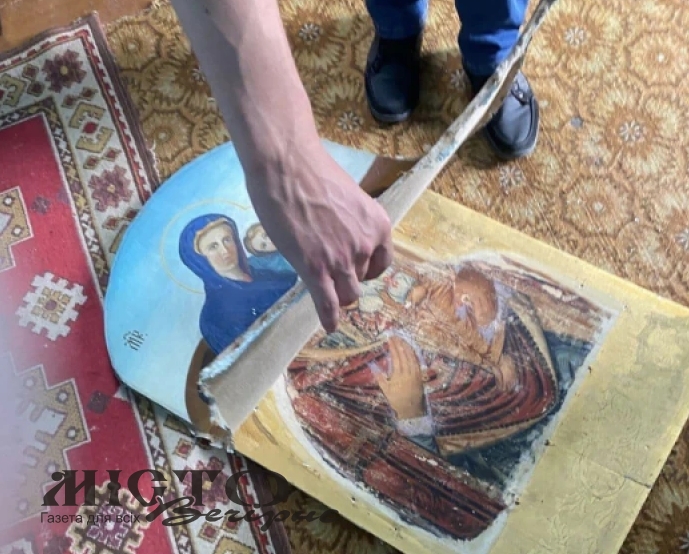 У церкві селе Заболотці під полотном ікони виявили інший образ 
