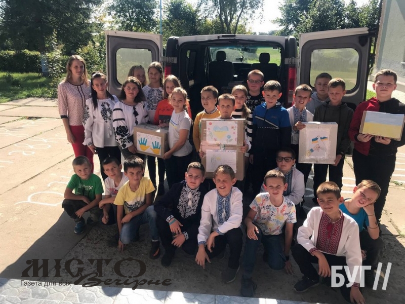 Школярі Іваничівської й Павлівської громад до Дня захисника підготували військовим подарунки 