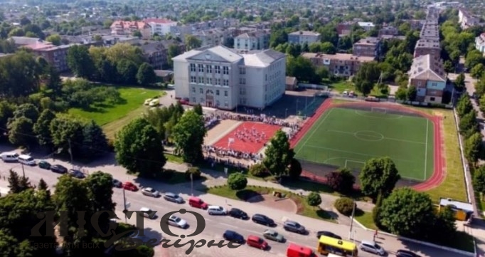 Чому футбольний майданчик зі штучним покриттям Нововолинського ліцею №1 зачиняють 