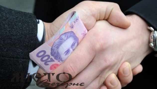 Двох керівників комунальних закладів у Нововолинську покарали за корупцію 