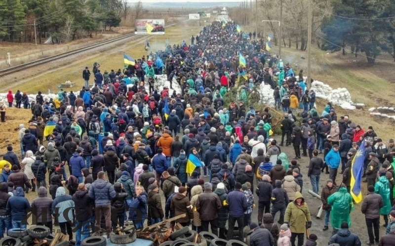 У Енергодарі окупанти попросилися впустити їх у місто і дати сфотографуватися на тлі АЕС для звітів 