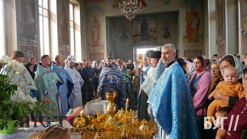 В Свято-Покровському храмі Іванич вшанували новітніх захисників України та їхні родини 