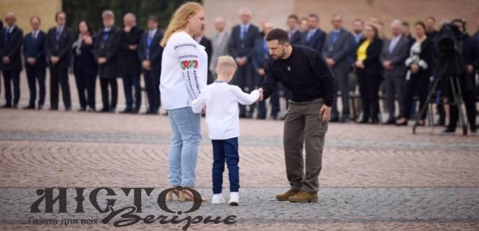 Президент вручив «Золоту Зірку» рідним загиблого Максима Стрижака з Нововолинська 
