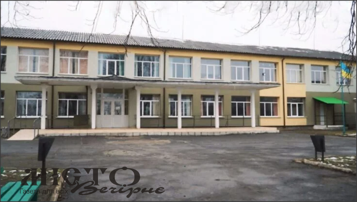 Керівника фірми підозрюють у привласненні понад 344 тисяч гривень на ремонті покрівлі ліцею у Суходолах 