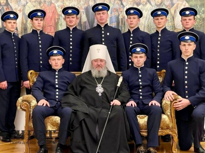 Людей обурила «кадетська» форма випускників-семінаристів духовного училища УПЦ МП у Володимирі 