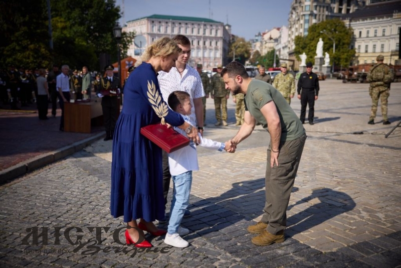 Президент вручив «Золоту Зірку» рідним Героя України Сергія Сучкова з Володимира 