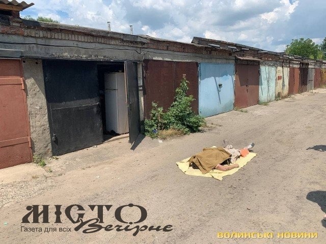 У Луцьку в гаражі знайшли тіло чоловіка 
