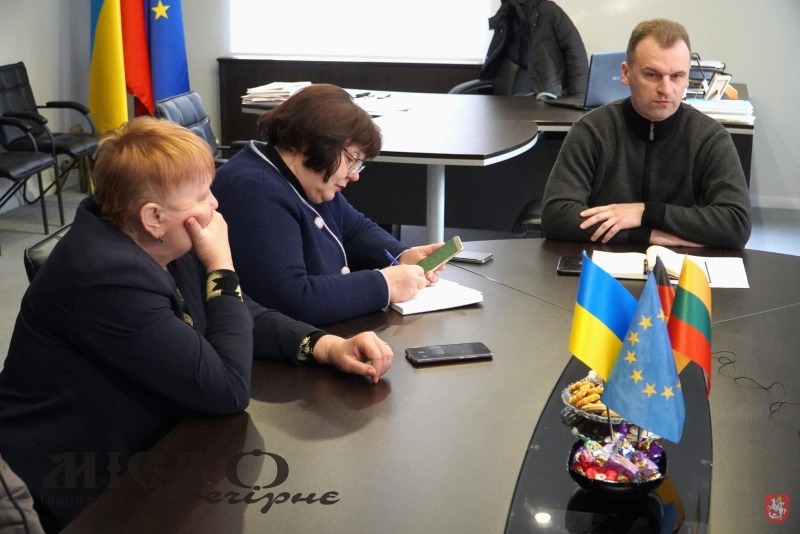 Відновлення запланованих весняних робіт, вертикаль гуманітарної допомоги, вільні залишки бюджету та зайві блокпости – журналісти з міським головою говорили про найважливіше  