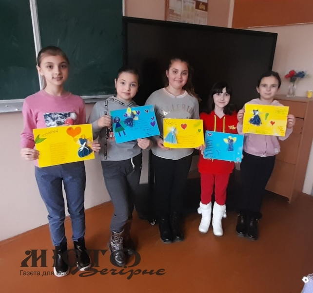 "Сто листів для захисників": учні Володимирської громади взяли участь в акції підтримки ЗСУ 