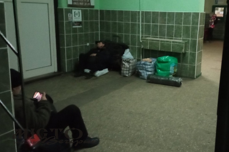 Чи таким має бути карантин на автостанції? 