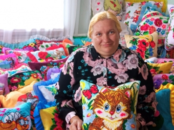 Вишиті подушки Марії Легкобит – це витвір мистецтва, на який хочеться споглядати вічно 