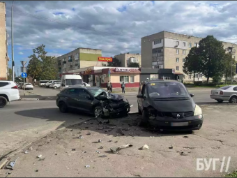 У Володимирі «лоб в лоб» зіткнулися два Рено 