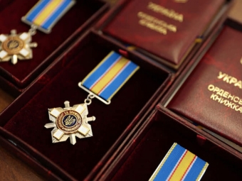 Рідним полеглих Героїв з Нововолинська вручили їхні посмертні нагороди 
