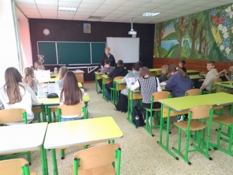 Протидія торгівлі людьми: із учнями Локачинського ліцею поспілкувались психологи 