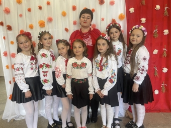 У селі Холопичі відбувся концерт до Міжнародного Дня матері 