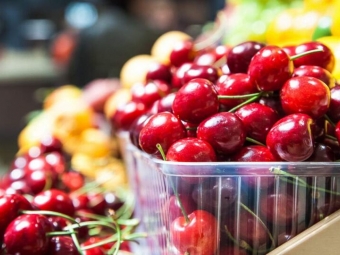 Ціни на ранні овочі продовжують летіти вниз 