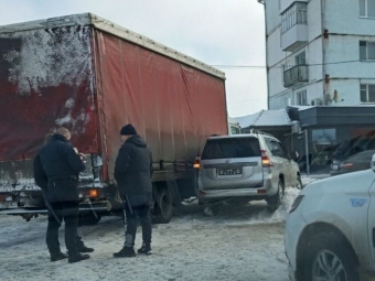 У Володимирі позашляховик зіткнувся з вантажівкою 