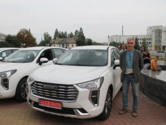 Сільські амбулаторії на Волині одержали нові автівки 