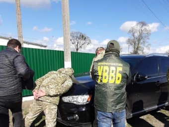 Прикордонник отримав понад 68 тисяч хабара за сприяння тютюновим контрабандистам 