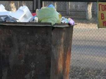 В Івано-Франківську у сміттєвому баку знайшли немовля 