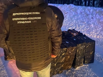 Волинянин намагався перевезти 10 ящиків контрабандних сигарет до країн ЄС 