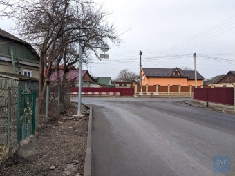 Підрядника просять перенести кілька опор на вулиці Незалежності у Володимирі 
