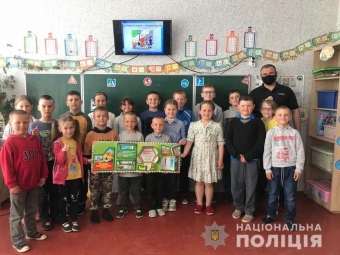 Володимирські поліцейські розповіли школярам про правила дорожнього руху 