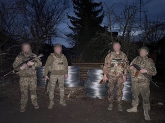 Нововолинська громада передала прикордонникам майже тисячу бухт колючого дроту 