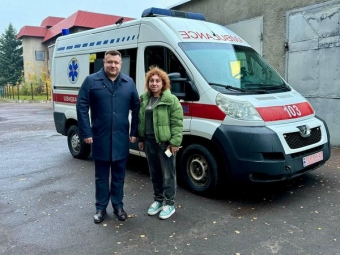 Працівники виконкому у Нововолинську передали понад 27 тисяч гривень на ремонт автомобіля «швидкої» для ЗСУ 