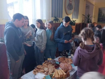 У гімназії Литовезької громади відбувся благодійний ярмарок 
