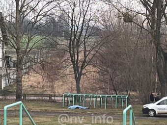 У Нововолинську на стадіоні одного з ліцеїв раптово помер чоловік 