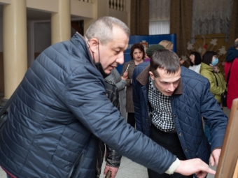 У Володимир-Волинському КМЦ відкрилась виставка рівенських художників 