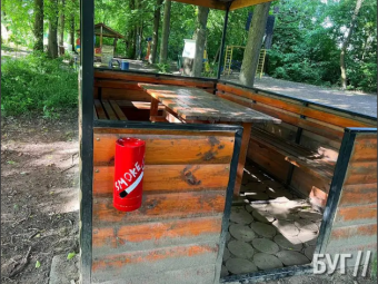 В зоні відпочинку поблизу Іванич встановили нові смітники для недопалків 