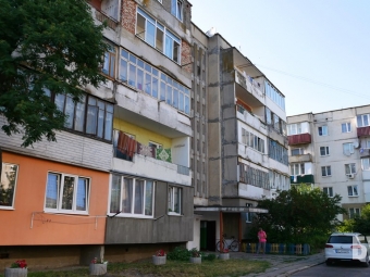 Мешканці багатоповерхівки у Володимирі вимагають позбавити їх небезпечного сусідства 
